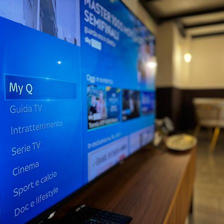 Regina Milano In Verona - Sky Tv, Wifi E Breakfast Box Apartment ภายนอก รูปภาพ