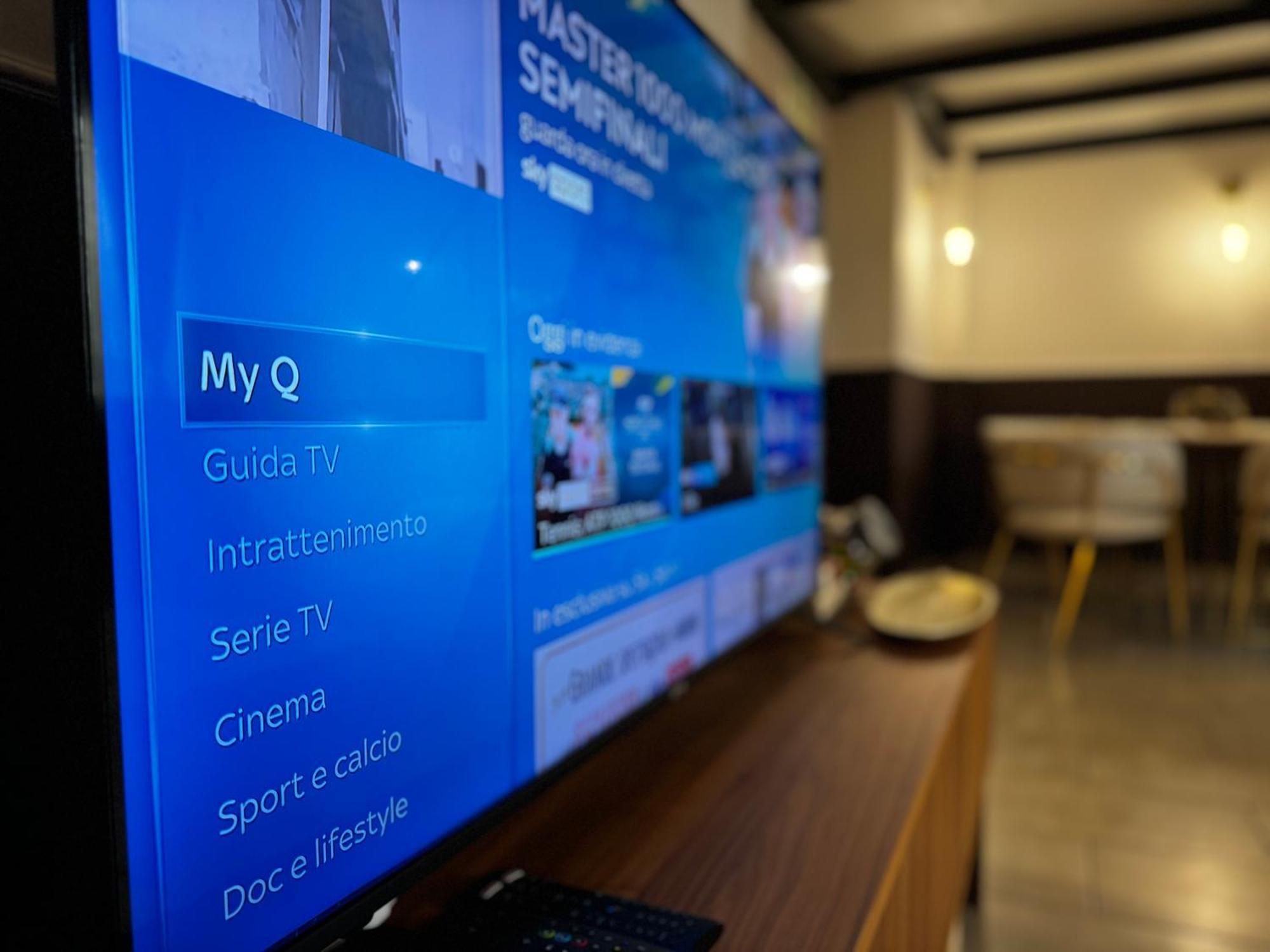 Regina Milano In Verona - Sky Tv, Wifi E Breakfast Box Apartment ภายนอก รูปภาพ