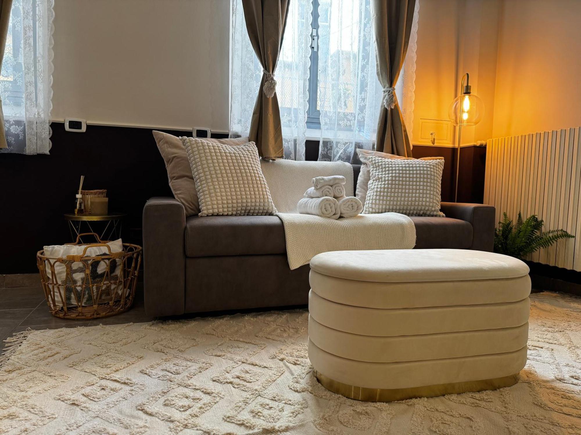 Regina Milano In Verona - Sky Tv, Wifi E Breakfast Box Apartment ภายนอก รูปภาพ