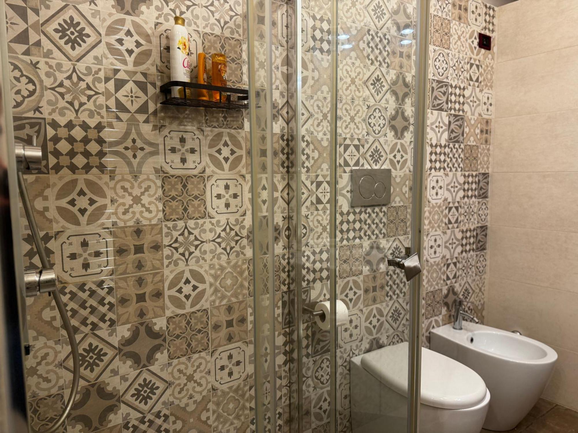 Regina Milano In Verona - Sky Tv, Wifi E Breakfast Box Apartment ภายนอก รูปภาพ