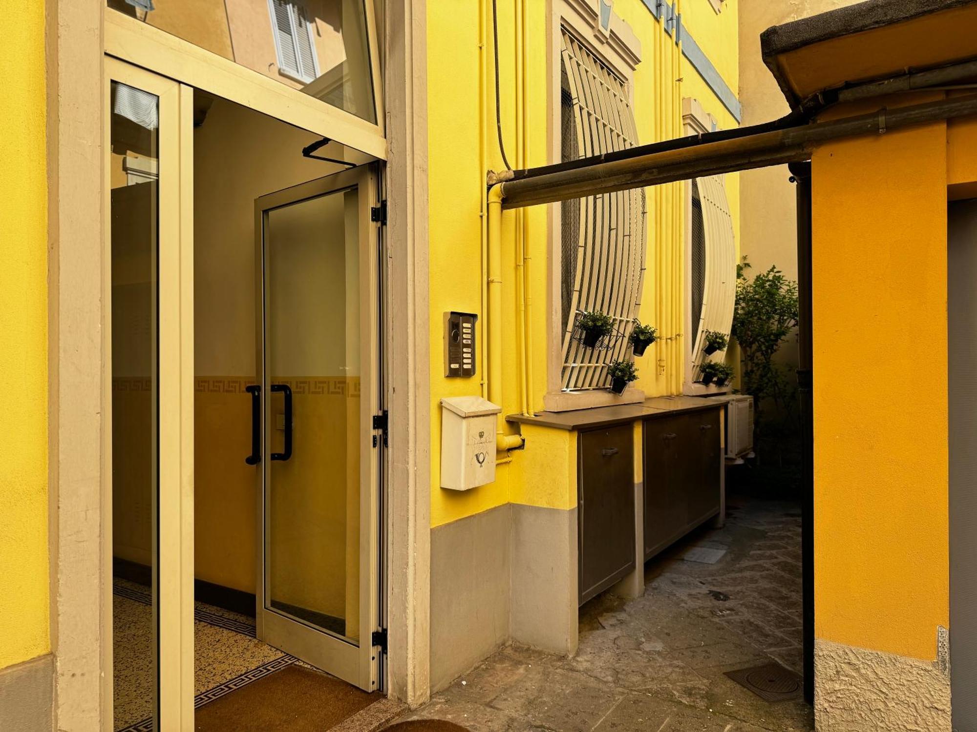 Regina Milano In Verona - Sky Tv, Wifi E Breakfast Box Apartment ภายนอก รูปภาพ