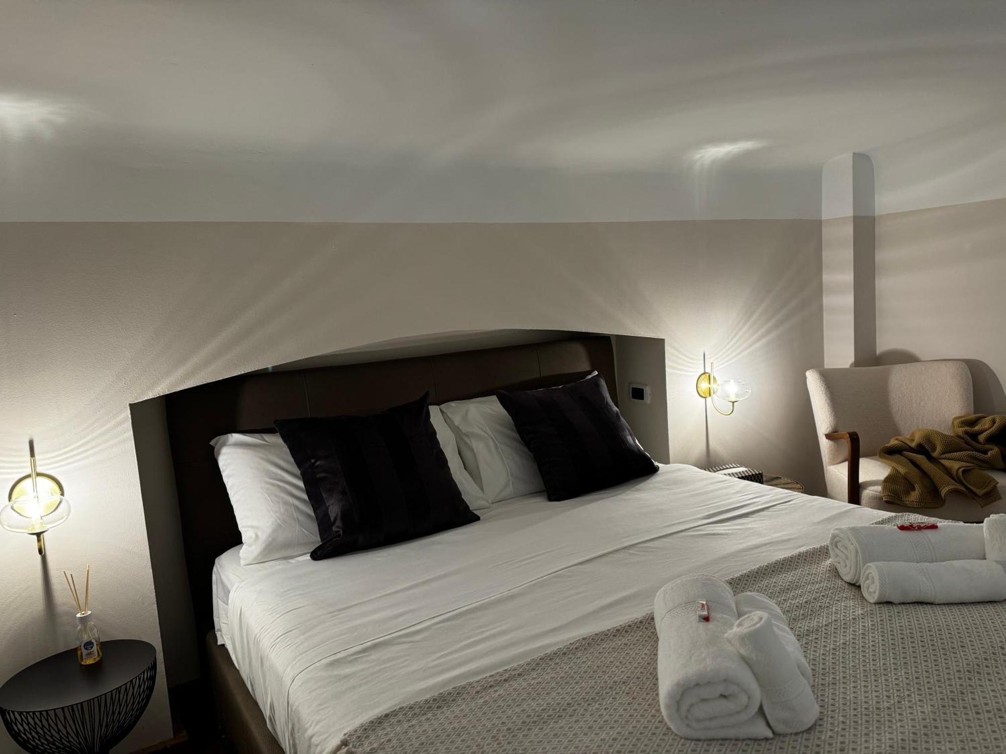 Regina Milano In Verona - Sky Tv, Wifi E Breakfast Box Apartment ภายนอก รูปภาพ