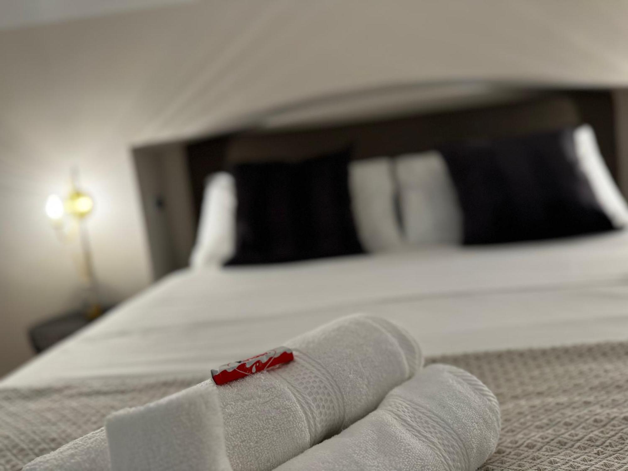 Regina Milano In Verona - Sky Tv, Wifi E Breakfast Box Apartment ภายนอก รูปภาพ
